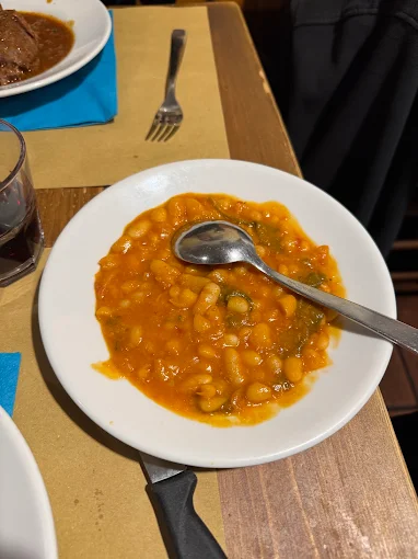 Fagioli all'uccelletto al pomodoro e salvia
