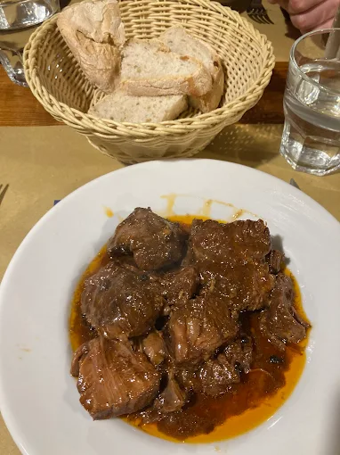 Peposo alla fornacina servito